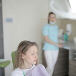 Cariile dentare și implanturile: Impactul asupra sănătății orale și generale.